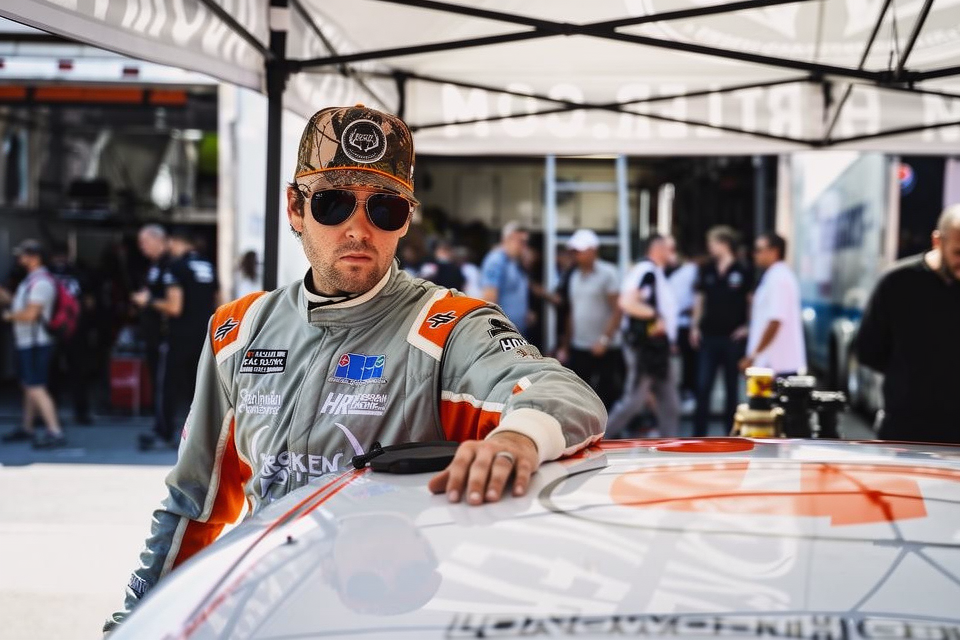 ZHENGDA SPORTS - 从「吐槽王」到赛场新星：Landon Huffman的真实内容与NASCAR Trucks再起航 - 正大体育